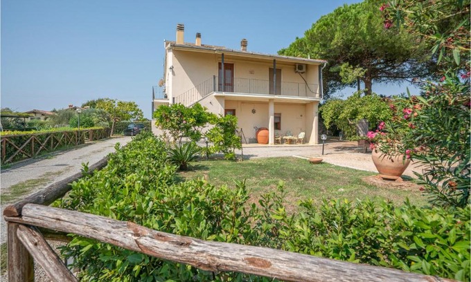 Capalbio Apartamento | Stunning Apartment In Capalbio Scalo