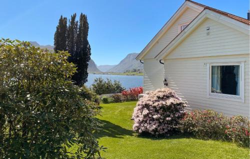 Selje Apartamento | Stunning Apartment In Selje With Wifi