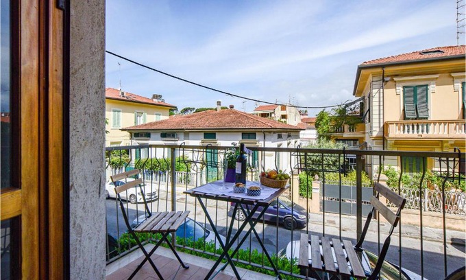 Ex Campo d'Aviazione Apartamento | Stunning Apartment In Viareggio
