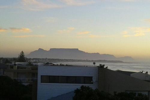 Melkbosstrand Apartamento | Stunning apartment with ocean views and Table Mountain