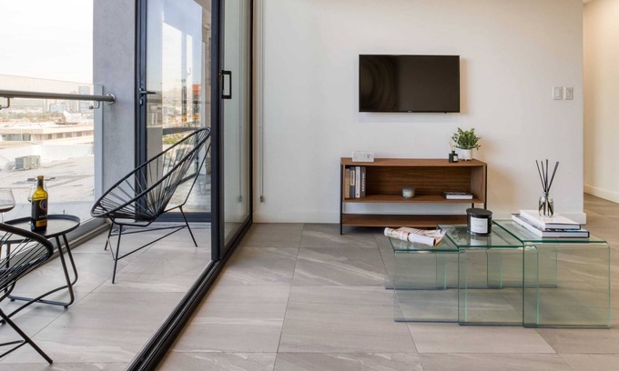Avenida Revolución Apartamento | Stunning Apt w/Balcony | Lounge-B/Center+Gym