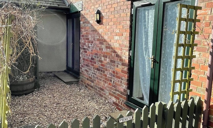 Galmpton Cabaña | Stunning Barn Conversion with FREE GOLF,nPet friendly