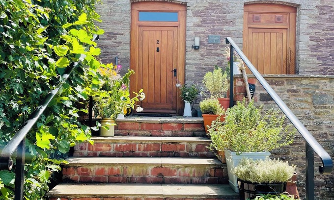 Westbrook Court Casa | Stunning barn conversion with views close to Hay-on-Wye
