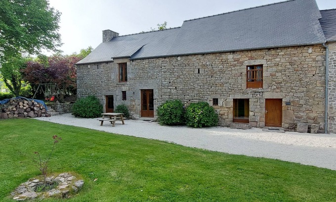 Megrit Casa | Propiedad de piedra del siglo XVIII en 4 acres cerca de Dinan, Breton Beaches