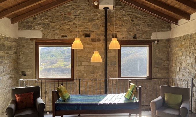 Bonzeto Casa | Conversión de granero impresionante en Compartido con piscina, montaña y río Vistas