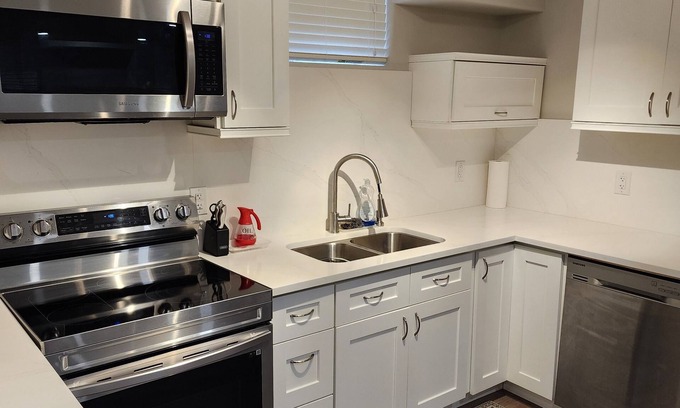 Innisfil Casa | Stunning Basement Apartment