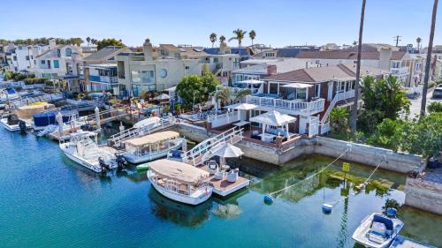 West Newport Casa | Stunning Bayfront Home w Epic Dock on Peninsula