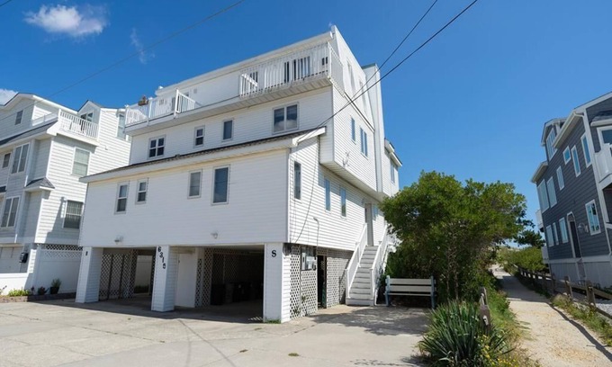 Dennisville Condominio | Stunning Beach Front Home with Unobstructed Ocean Views!