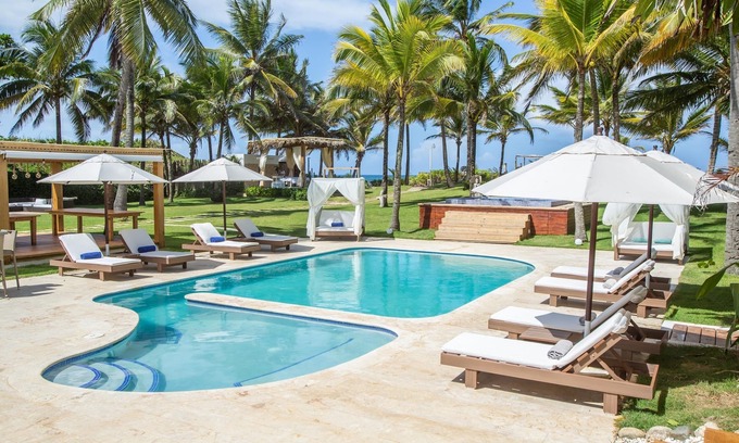 Cabarete Villa | Impresionante propiedad frente a la playa con 14 camas. ¡Perfecto para familias múltiples y reuniones!