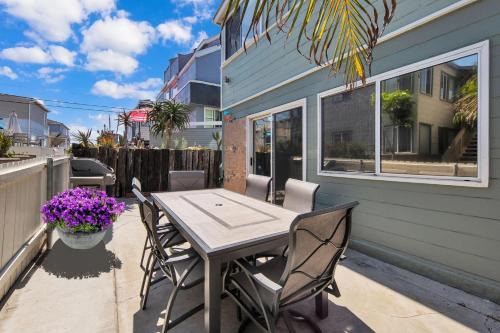 Mission Beach Casa | Stunning Beach Haven! Steps to the Beach & Pet Friendly!