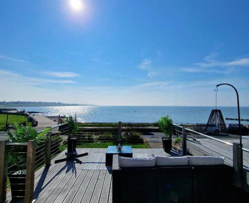 Swalecliffe Casa | Stunning Beachfront House, Herne Bay, Kent