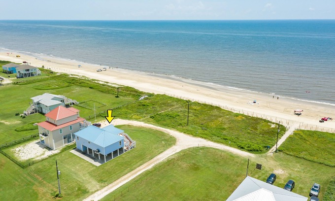 Port Bolivar Casa | Stunning | Beachfront | Large Deck | Sleeps 14