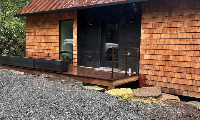 Brevard Cabina | Stunning brand new modern 2-bedroom cabin in beautiful Brevard with AC, WiFi