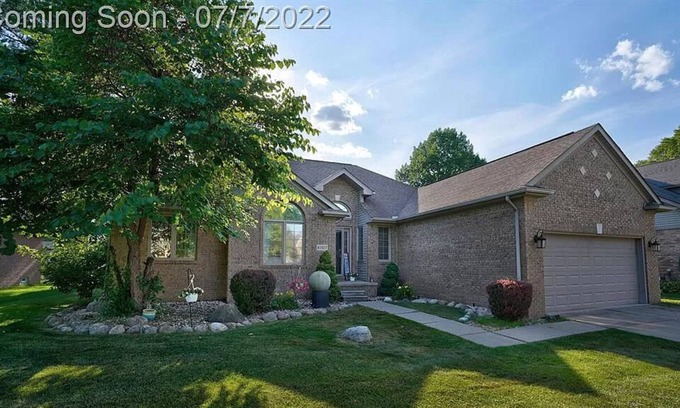 Anchorville Casa | Stunning Brick Ranch on Vista Woods Way - 3 Bedroom