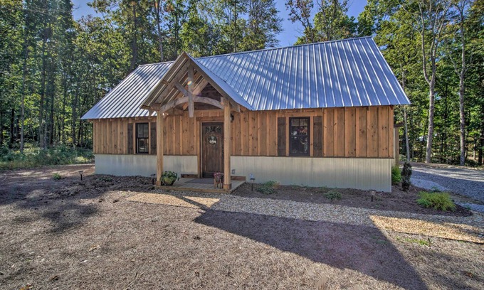 Rising Fawn Cabina | Stunning Cabin Getaway w/ Private Hot Tub!