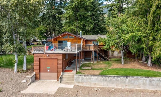Anglemont Cabina | Stunning Cabin Lakeside on the Shuswap