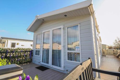 Great Yarmouth Alquiler De Eote | Stunning Caravan With Large Decking At California Cliffs In Norfolk Ref 50001Oc
