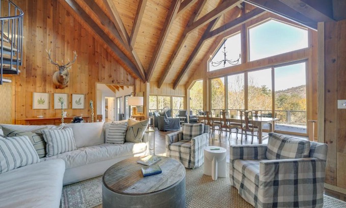 Cashiers Casa | Stunning Cashiers Vacation Home with Mountain Views!