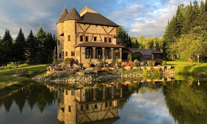 Irasburg Otro | Stunning Castle w/ Hot tub, and Game Room