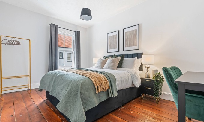 East Drayton Casa | Stunning & Charming Home | Free Wi-Fi | Sleeps