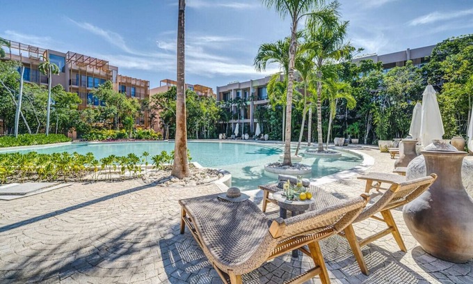Barrio Zama Condominio | Stunning Chic 1 BR in Tulum Oasis w/Lagoon Pools