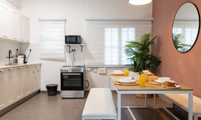 Old North Apartamento | Stunning Chic 2 BR Ibn Gvirol St