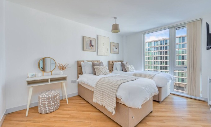 Central Milton Keynes Apartamento | Stunning City Centre Apartment Balcony Free Parking Fast Wifi