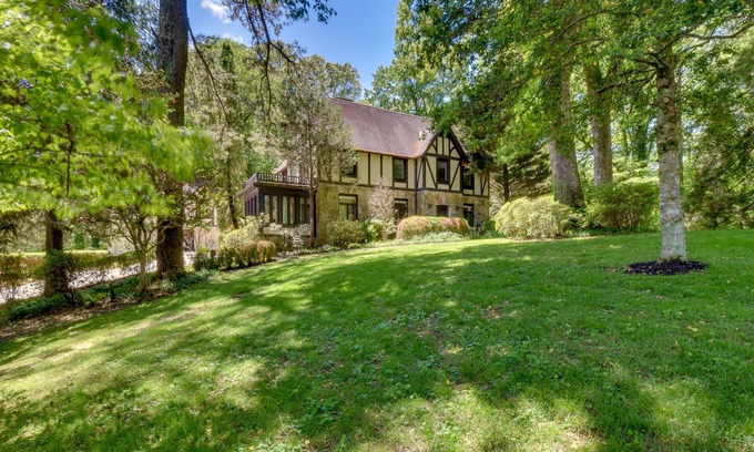 Clayton Casa | Stunning Clayton Tudor Home - Close to Downtown!