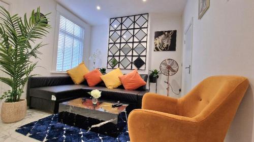 West Thurrock Casa | Stunning, clean, free parking home, ideal long stays