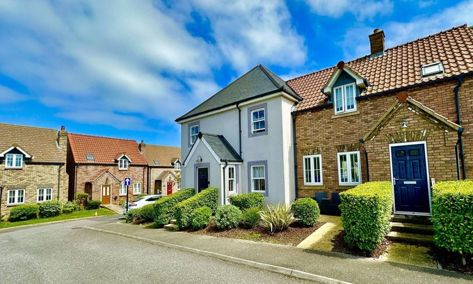 Filey Apartamento | Stunning Coastal Cottage - Sleeping 8 in 4 Bedrooms - Pool and Beach Access Included.