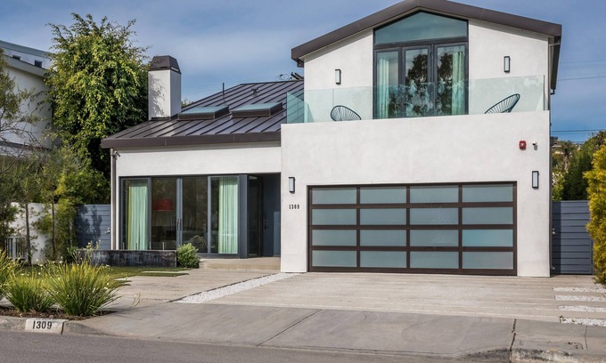 Sunset Park Casa | Stunning Contemporary Santa Monica Home - 4Br + 5Ba + Private Office