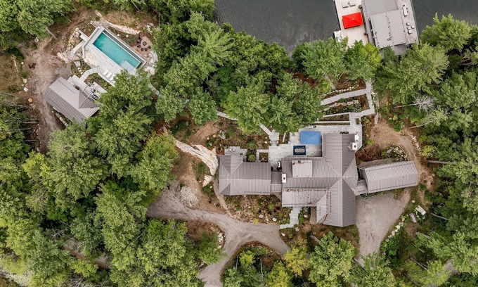 Muskoka Lakes Villa | ¡Impresionante finca con alojamiento en casa de la piscina
