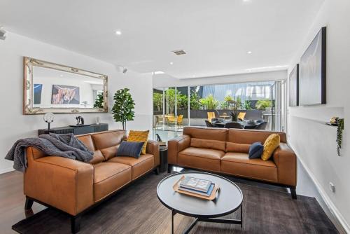 Richmond Casa | Stunning Executive Townhouse in Richmond