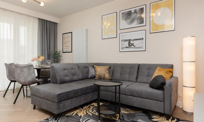 Ursynow Apartamento | Stunning Family Apartment Ursynów with Parking & Balcony by Noclegi Renters