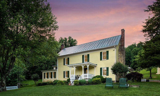 Haywood Casa | Impresionante retiro familiar / de amigos, 110 acres privados, casa histórica renovada