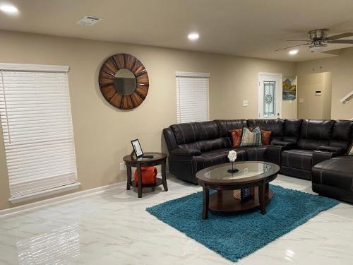 Spring Casa | Stunning Family Home in North Houston! - Briar Creek