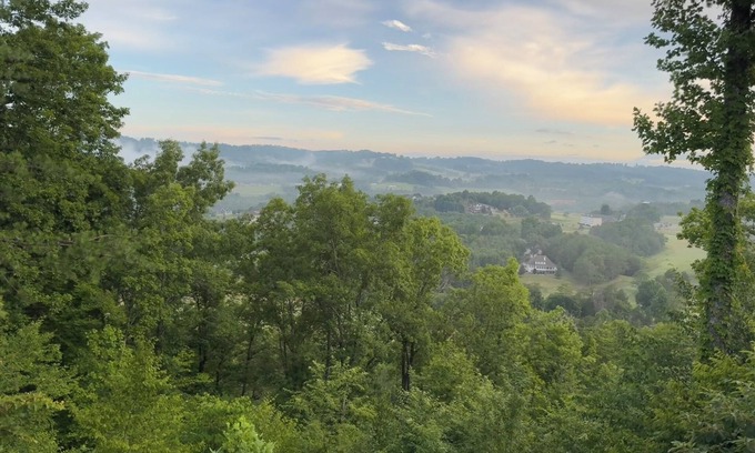 Tazewell Condominio | Stunning Family Retreat overlooking Golf Course