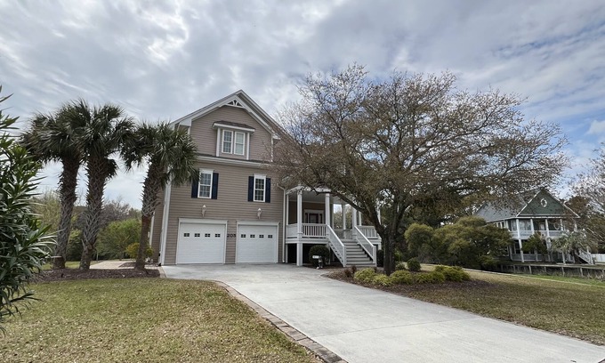 Emerald Isle Casa | Stunning, Family sized, fully furnished home with pool at Spinnaker's Reach.