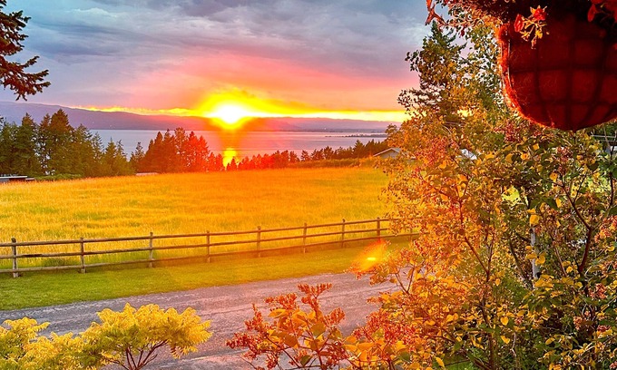 Bigfork Casa | Stunning Flathead Lake Views! 3-bedroom house in Bigfork w/private deck/firepit