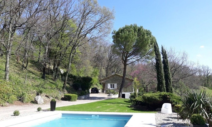 Saint-Caprais-de-Lerm Casa | Stunning private villa with WIFI, private pool, TV, terrace, pets allowed, panoramic view, parking