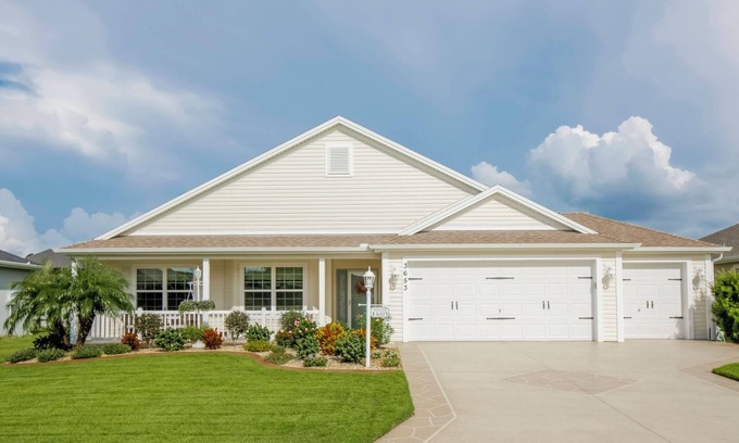 The Villages Casa | Stunning fully furnished 3 bedroom 2 bathroom home -practically brand new!