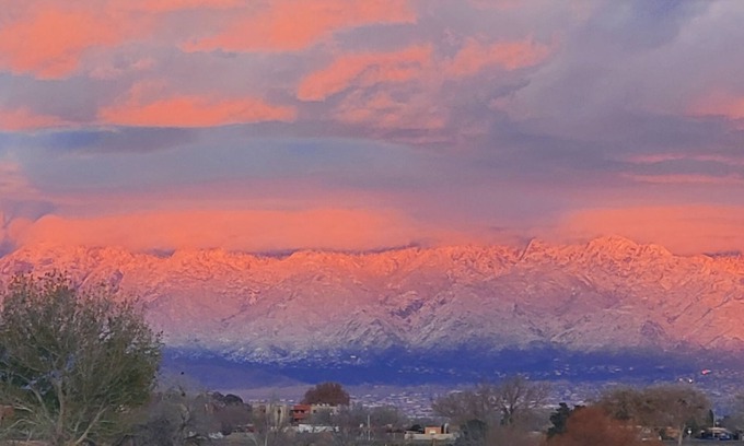 Ladera West Casa | Stunning Golf Course/Sandia Mts/City Lights Views! Putting green, big patio fun!