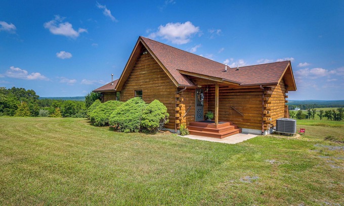 Ridgeway Cabina | Stunning Gore Vacation Rental on 10 Acres of Land!