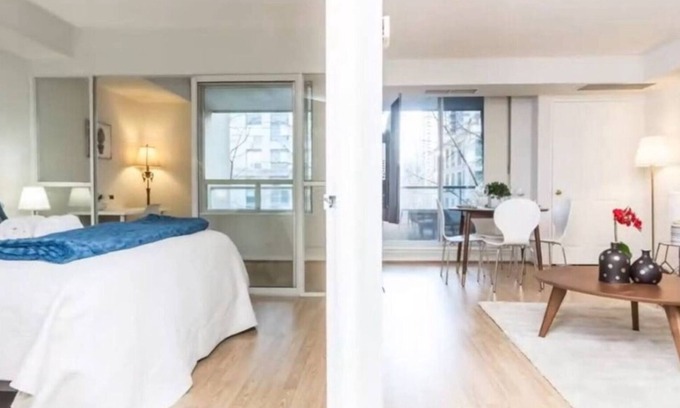 Yorkville Condominio | Stunning High Rise Hotel Style 1 Bed Downtown Condo Best Location Amazing View