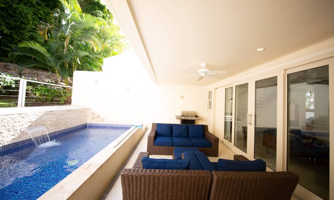 Halcyon Heights Villa | Hillside Villa ~ Limegrove, St. James ~ ¡Vida de lujo! Piscina privada ~ cerca de la playa
