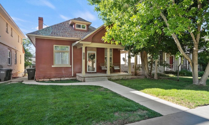 East Central Casa | Stunning Historic Home Walk to U