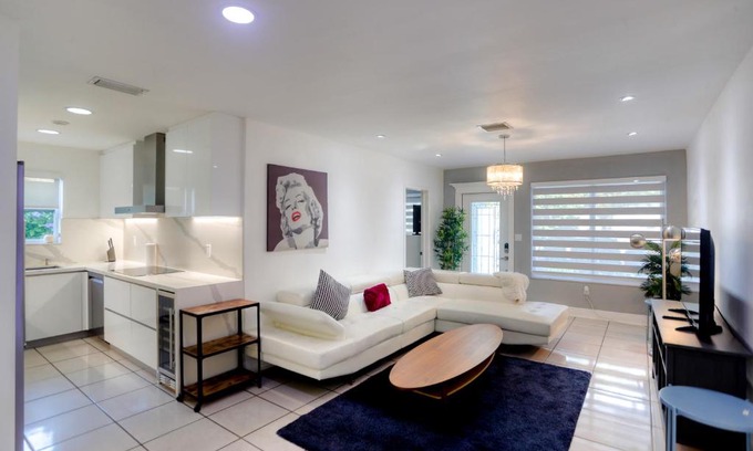Ludlam Casa | Stunning Historic Getaway 4-4 Mi Casa es tu Casa