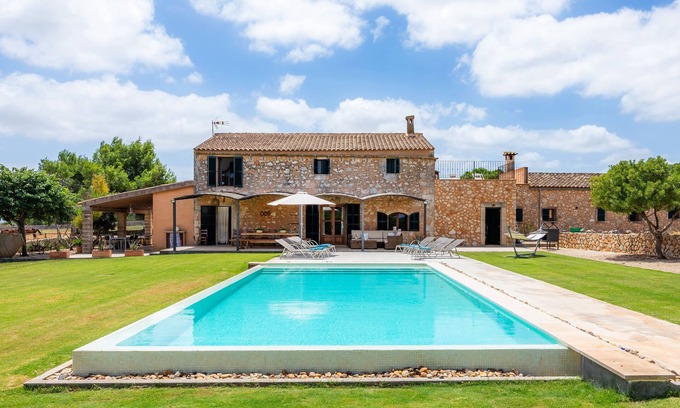 Manacor Villa | Impresionante casa de vacaciones Sa Pleta con vistas a la montaña, Wi-Fi, balcón, jardín