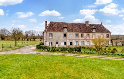 Les Baux-de-Breteuil Casa | Stunning Home In Les Baux De Breteuil