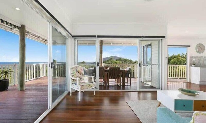 Yaroomba Casa | Stunning Home Amongst Forest with Ocean Views